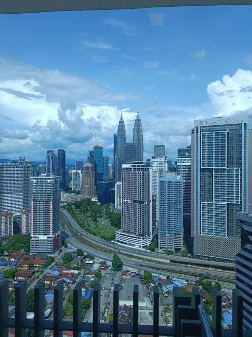 Cl 29A Insta Klcc View & Infinity Pool Apartment Куала Лумпур Екстериор снимка