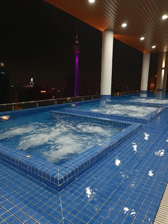 Cl 29A Insta Klcc View & Infinity Pool Apartment Куала Лумпур Екстериор снимка